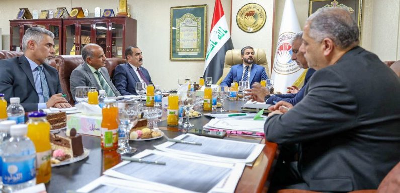 In preparation for hosting the work of the Association of Arab Universities in Baghdad.. The Minister of Education chairs the meeting of the Supreme Ministerial Committee and directs the completion of organizational procedures