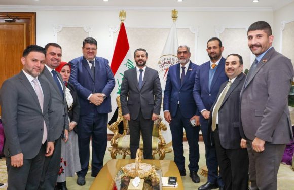 The Minister of Education receives a delegation from the government electronic communication team