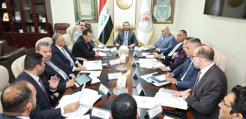 In a meeting of advanced staff, the Minister of Education confirms the initiation of comprehensive automation procedures and urges the strengthening of continuing education programs