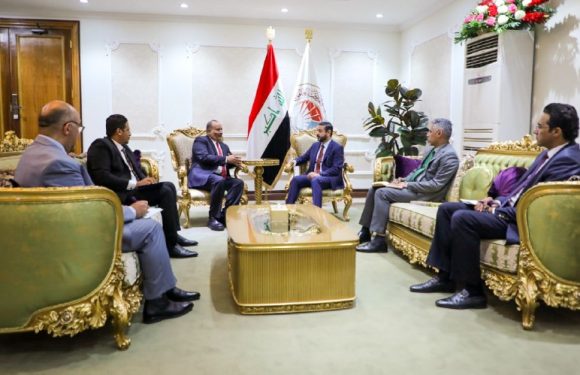 وزير التعليم يستقبل سفير اليمن ويبحثان التعاون والتبادل الثقافي بين البلدين