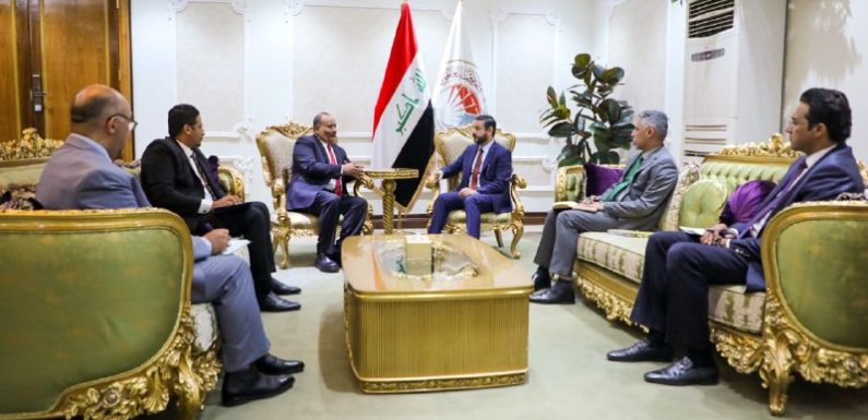 وزير التعليم يستقبل سفير اليمن ويبحثان التعاون والتبادل الثقافي بين البلدين